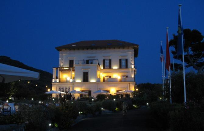 Villa Angelina มัสซาลูเบรนเซ ภายนอก รูปภาพ